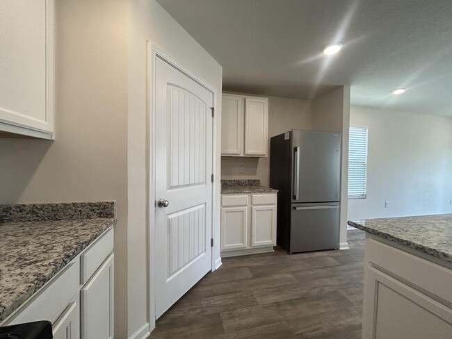 Building Photo - 916 Merganser Way