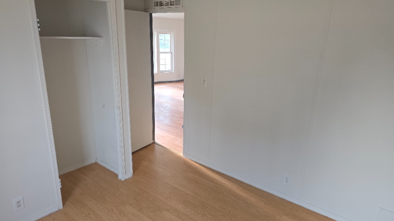 Building Photo - 1430 Highland Dr
