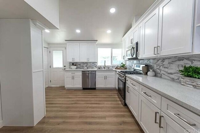 Building Photo - 3 Bedroom Single Family Home near Cal Poly...