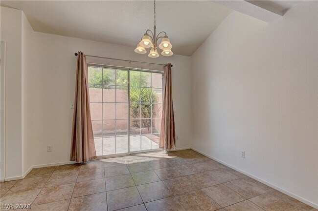 Building Photo - 8428 Majestic View Ave