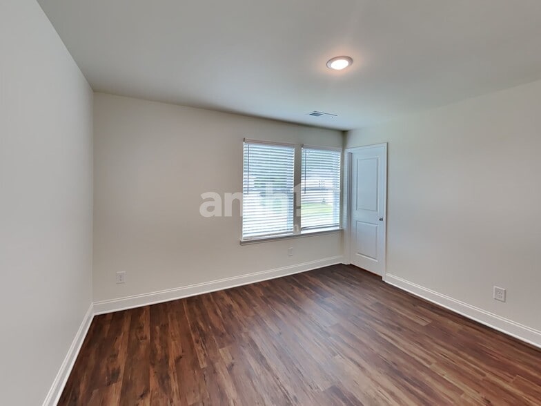 Building Photo - 189 Willow Ln