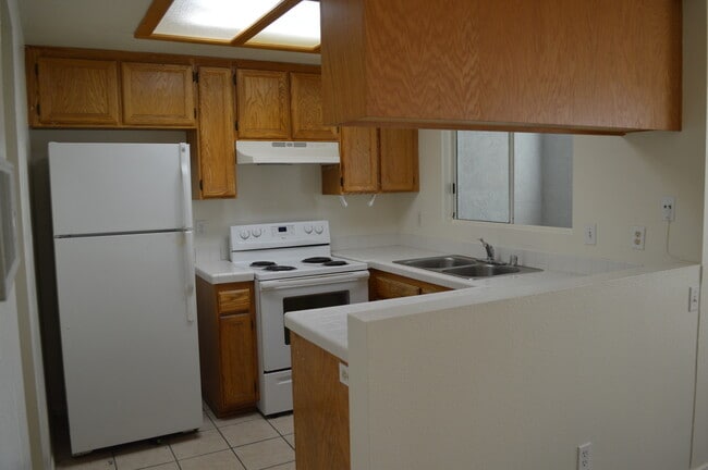 Building Photo - Two bedroom Condo In Chula Vista