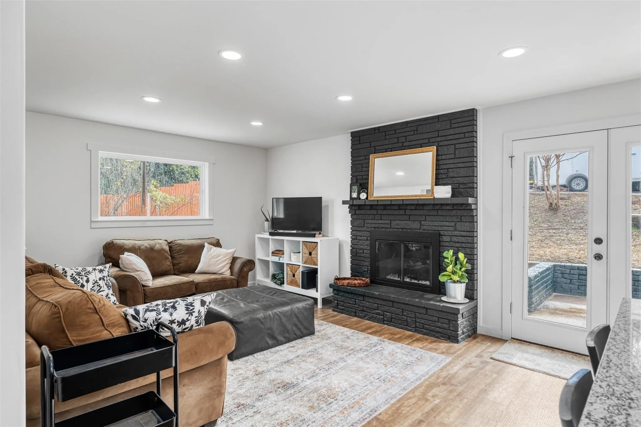 Gas fireplace in living room - 1030 W Five Mile Pky