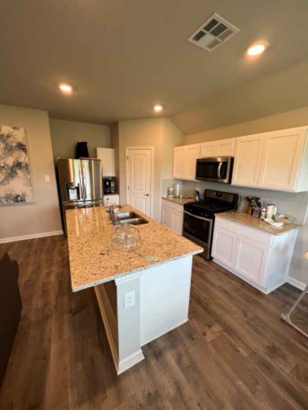 Building Photo - 858 Gold Finch Wy