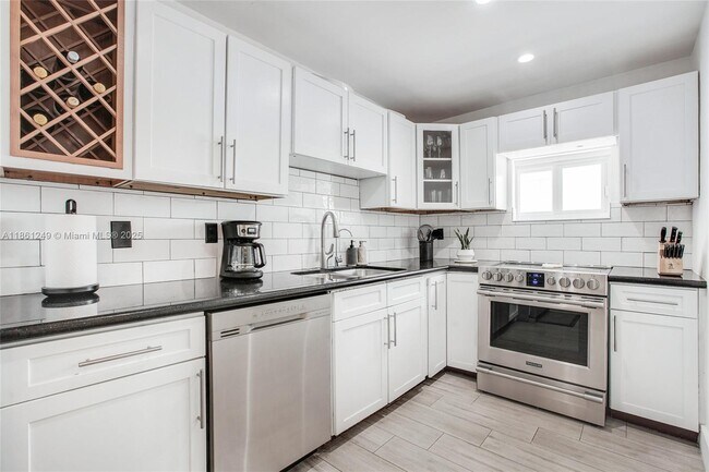 Building Photo - 3675 SW 26th St