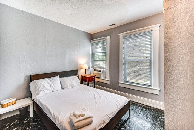 Building Photo - 9501 Granby St