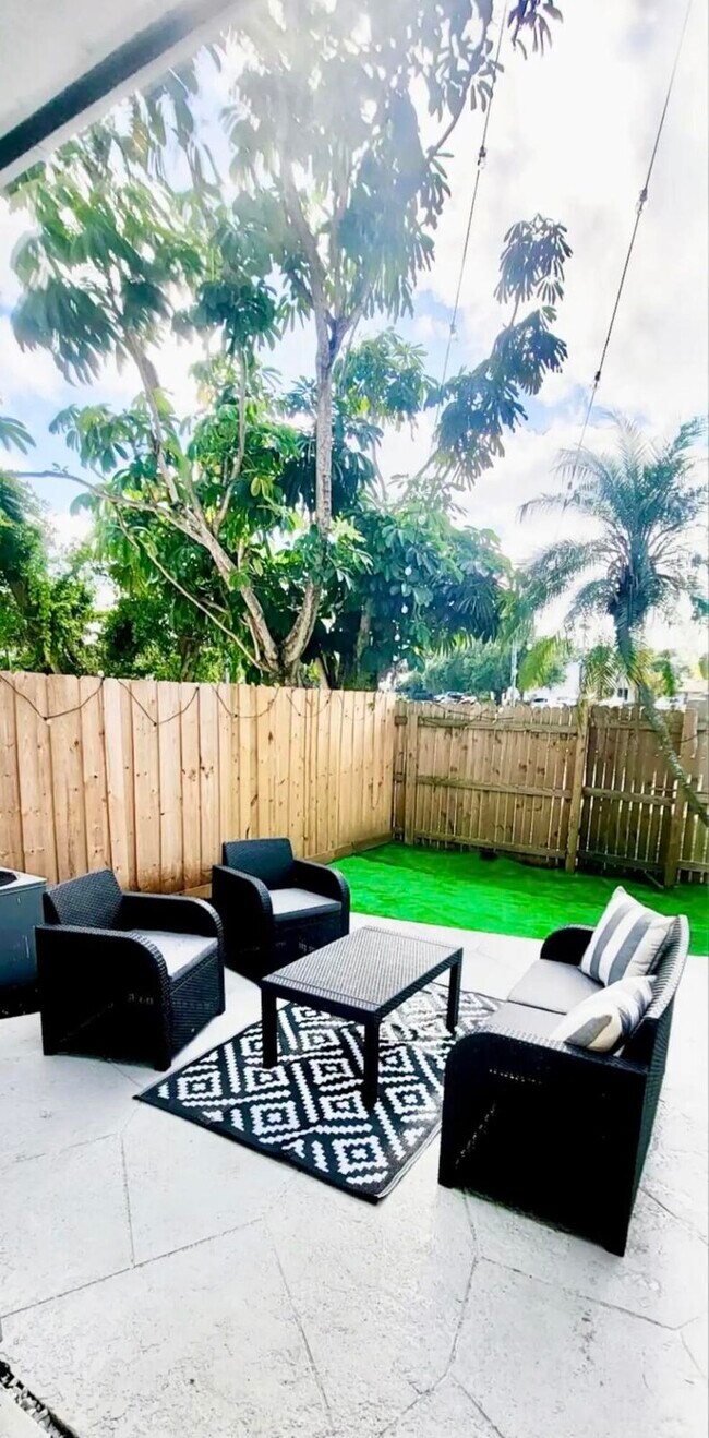 Building Photo - 3603 Townhouse Ct