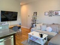 Building Photo - 33 Anderson St