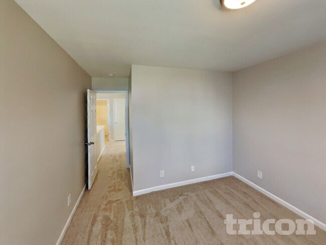 Building Photo - 693 Winners Point