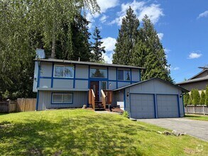 Building Photo - 3 Bedroom /1.5 Bath Silver Lake / Eastmont...