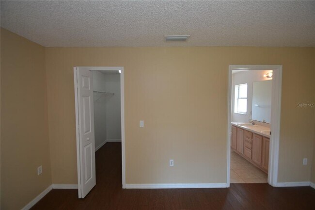 Building Photo - 85 Red Mill Dr