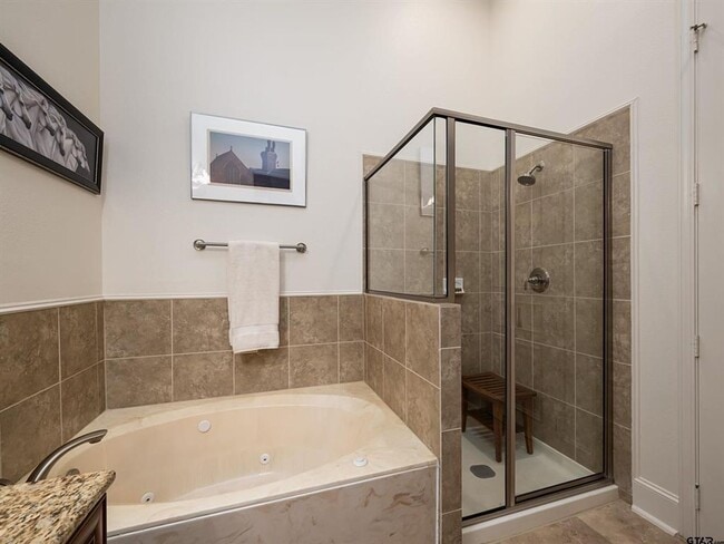 Building Photo - 3351 Cascades Ct