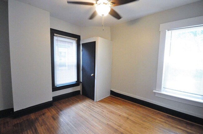 Building Photo - 131 W 8th Ave