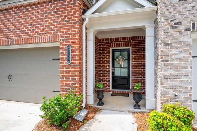 Building Photo - Stunning & Spacious Downtown Kennesaw Townhome 3 Bed 3.5 Bath w/2 Car Garage!