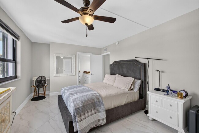 Building Photo - 1208 Marine Way