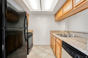Building Photo - 511 Carondelet Apartments