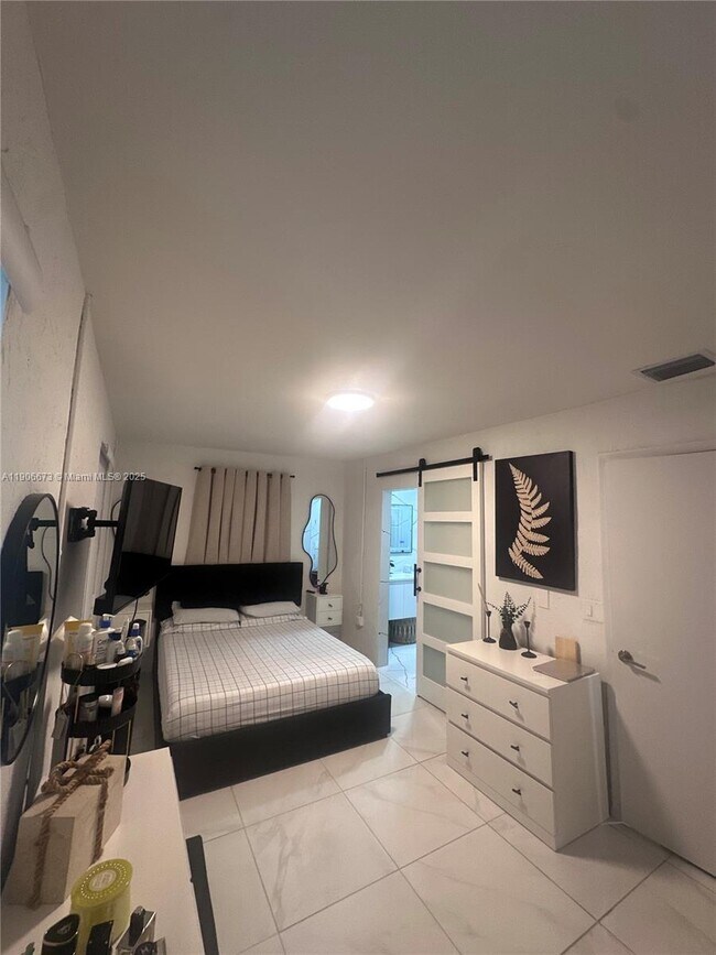 Building Photo - 22045 SW 114th Ave