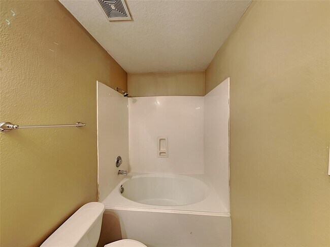 Building Photo - 6114 Elton Knolls St