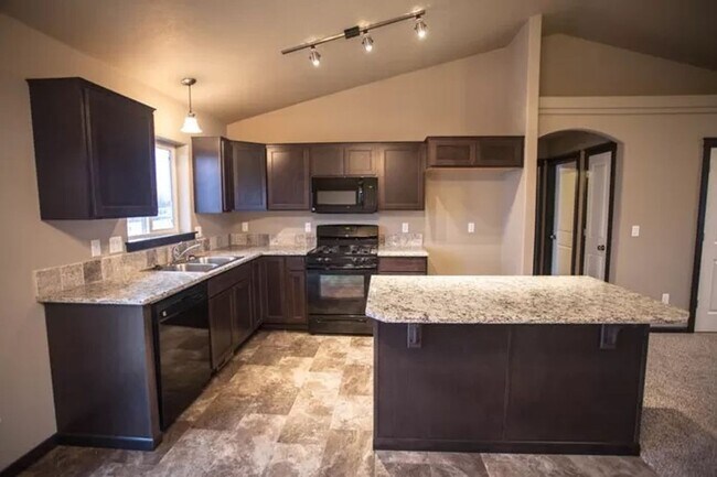 Building Photo - Charming 3-Bedroom Home in Post Falls