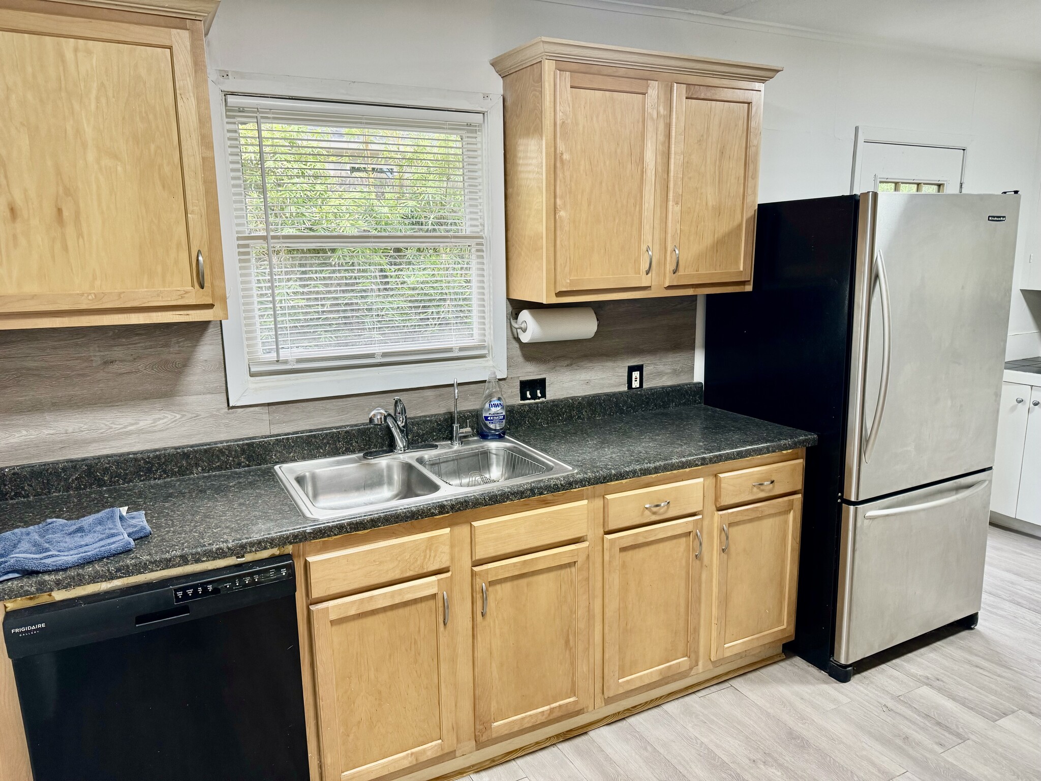 Kitchen - 3914 Ella Blvd