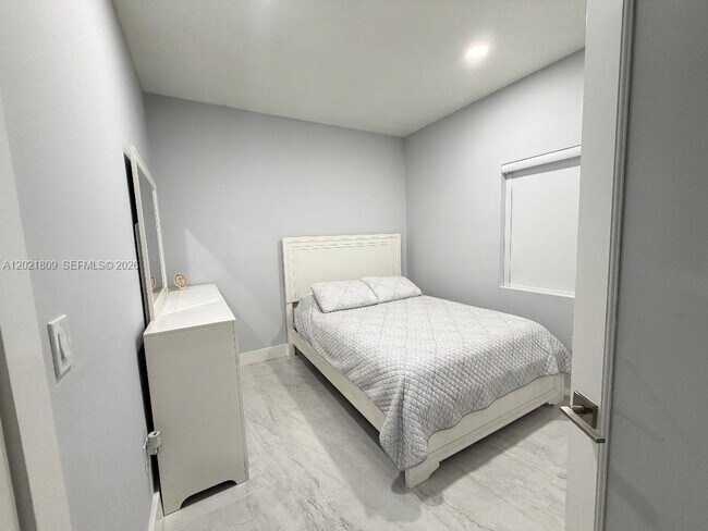 Building Photo - 6803 SW 158th Ave