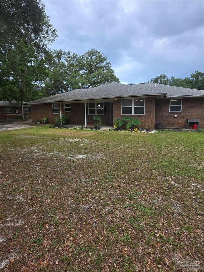 Building Photo - 8196 Sedgefield Dr