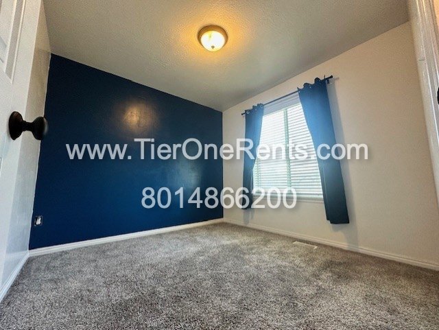 Building Photo - This property offers a NO DEPOSIT option available for qualified renters!