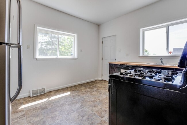 Building Photo - 612 Ceres Wy