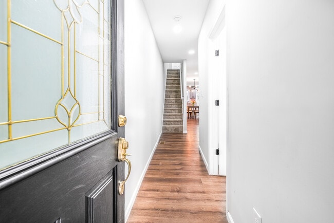 Building Photo - 515 Delamore Pl