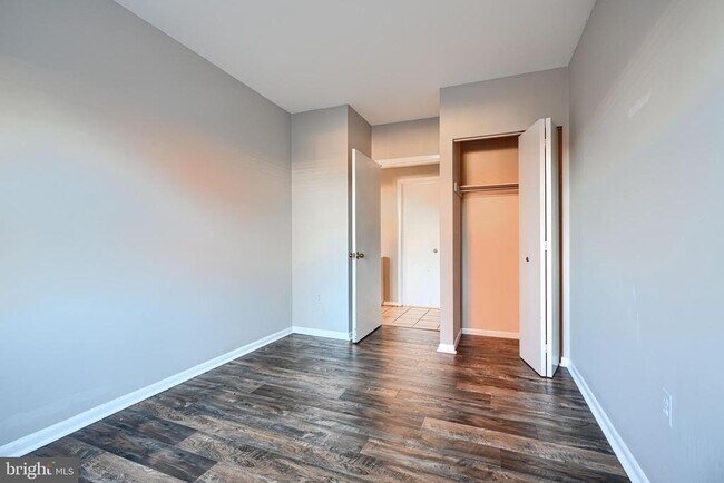 Building Photo - 123 W Barre St