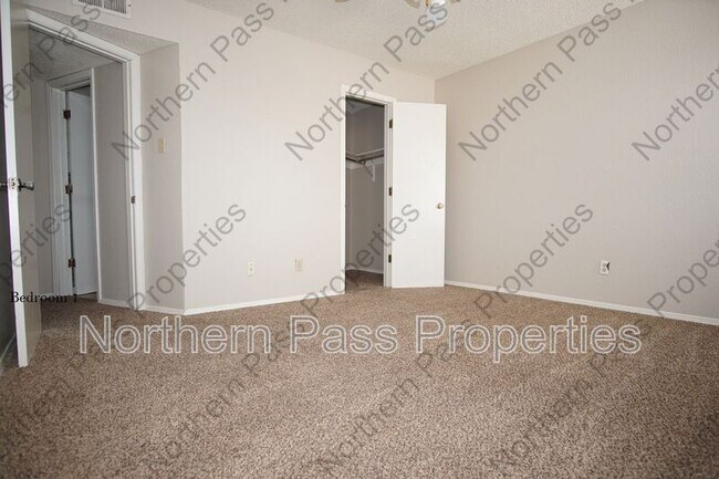 Building Photo - 1587 Bengal Dr