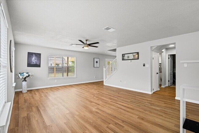 Building Photo - 2411 Glen Field Dr