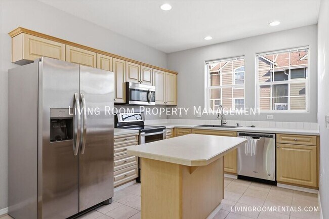 Building Photo - 15578 SW Black Quartz St