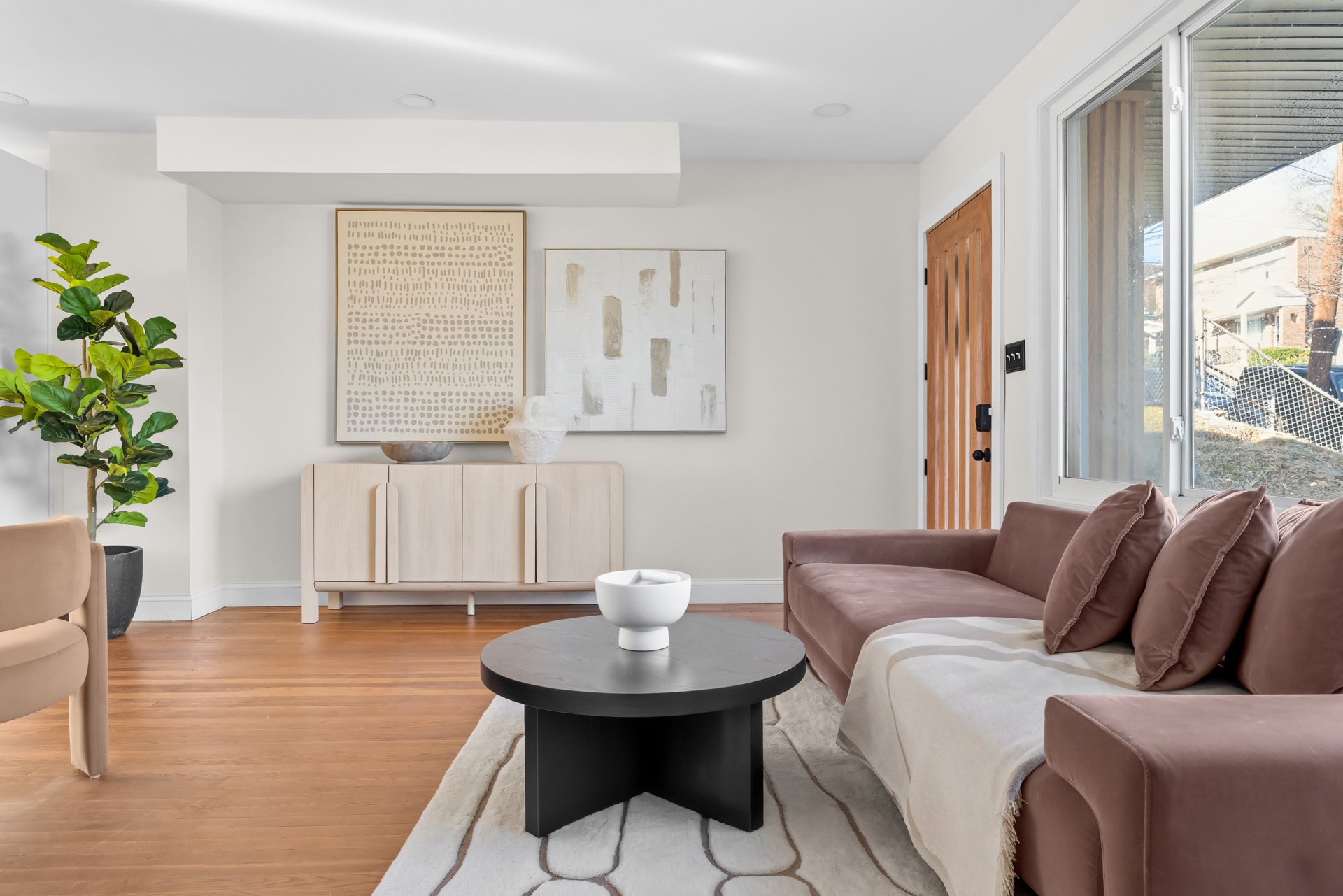 Building Photo - 125 Urell Pl NE