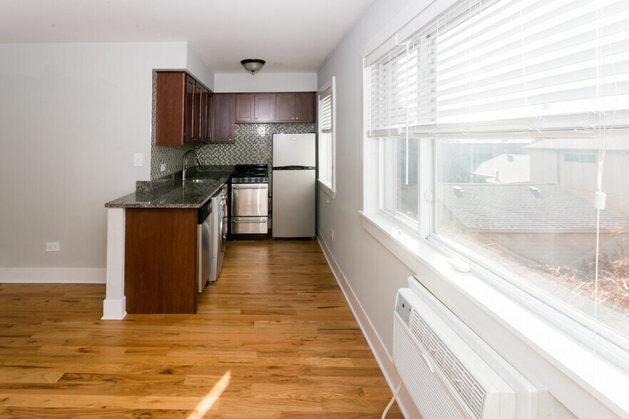 Building Photo - 432 Elm Pl