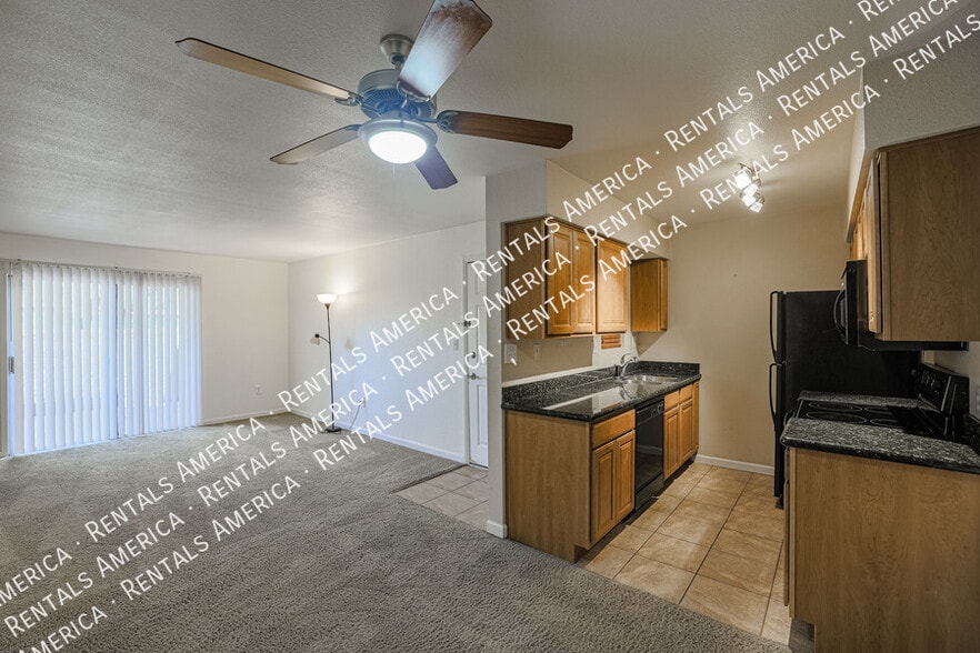Building Photo - 5877 N Granite Reef Rd