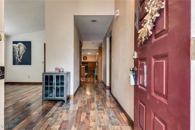 Building Photo - 5242 Dickens Dr