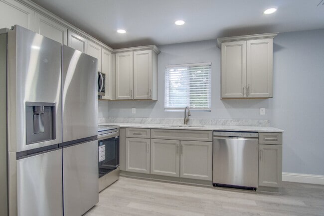 Building Photo - Updated 2BR/2BA Home Near Cordova Mall – Modern Updates & Convenient Location