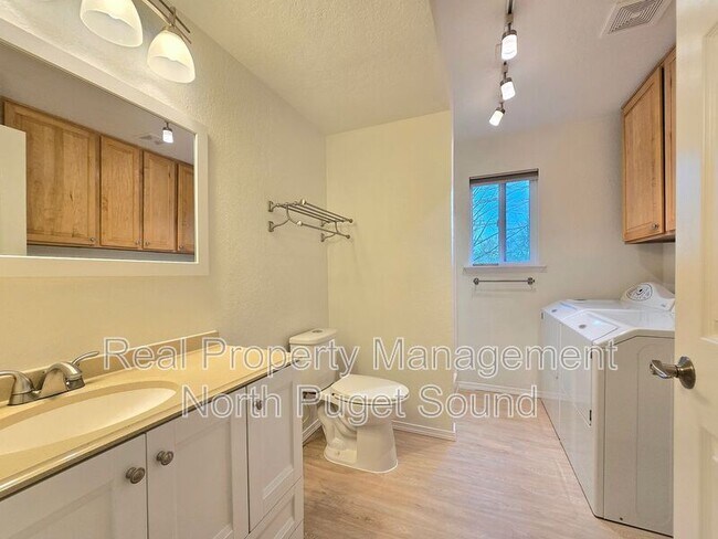 Building Photo - 8311 15th Pl NE