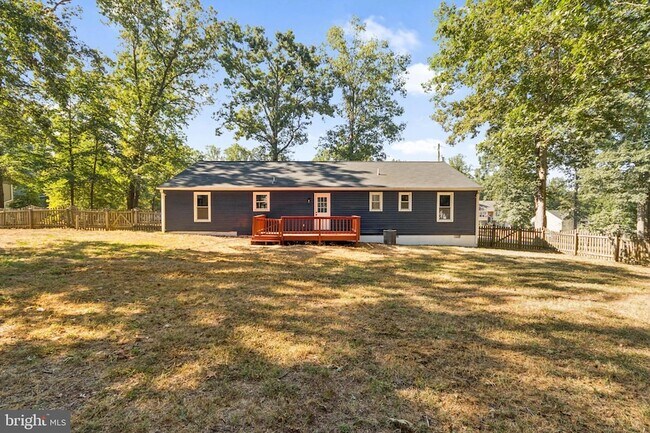 Building Photo - 39 Hidden Lake Dr