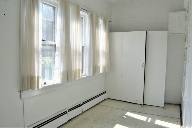 Building Photo - 542 Oak St