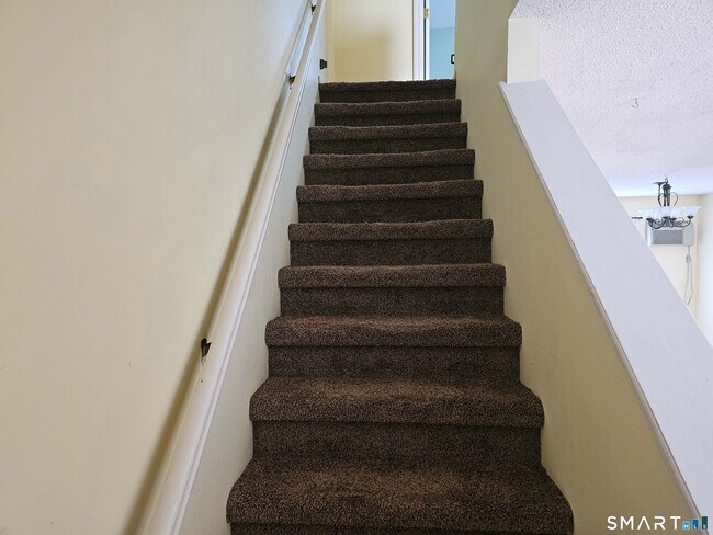 Building Photo - 151 Shelter Rock Rd