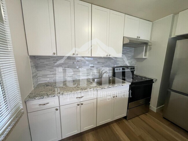 Building Photo - East Bremerton Rambler - 3 Bed 1 Bath with Garage and Carport Parking