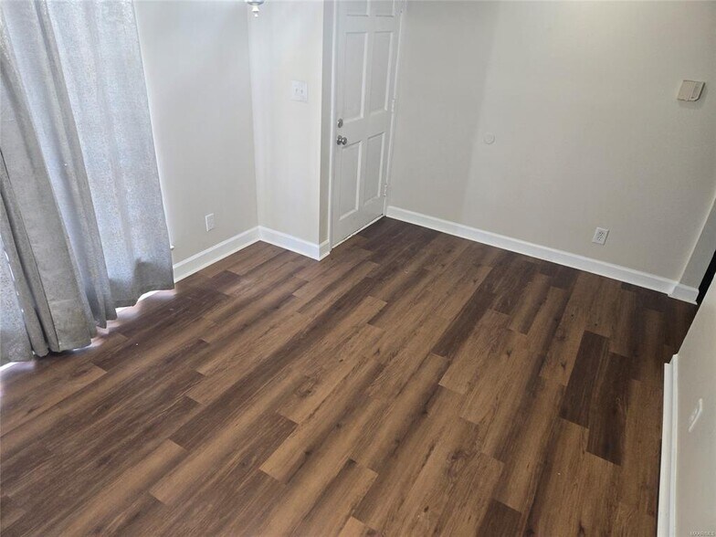 Building Photo - 4259 Burtonway Dr
