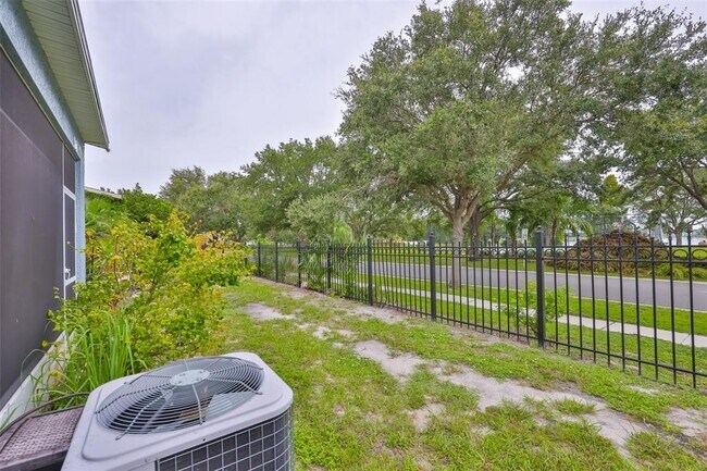 Building Photo - 13127 Kings Crossing Dr