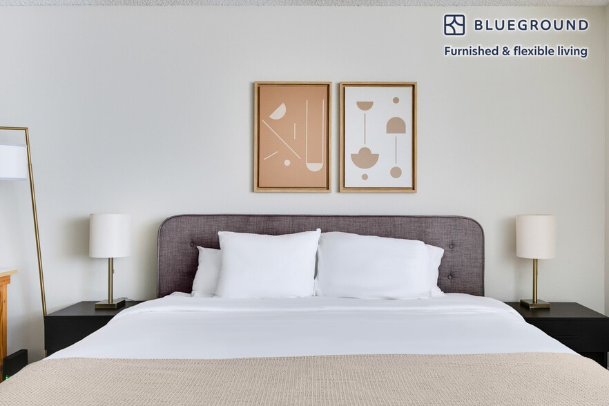 Building Photo - 747 Gayley Ave