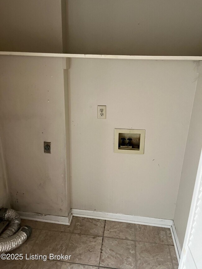 Building Photo - 1012 Windview Pl