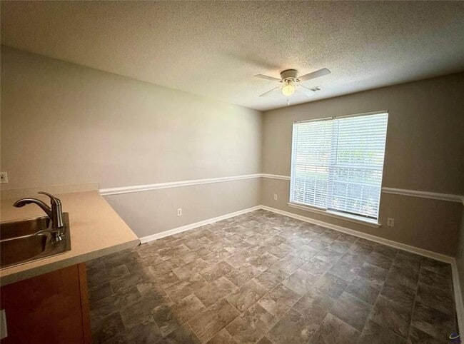 Building Photo - 448 Falkirk Dr