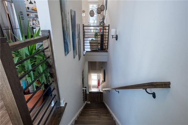 Building Photo - 452 Latta St NE