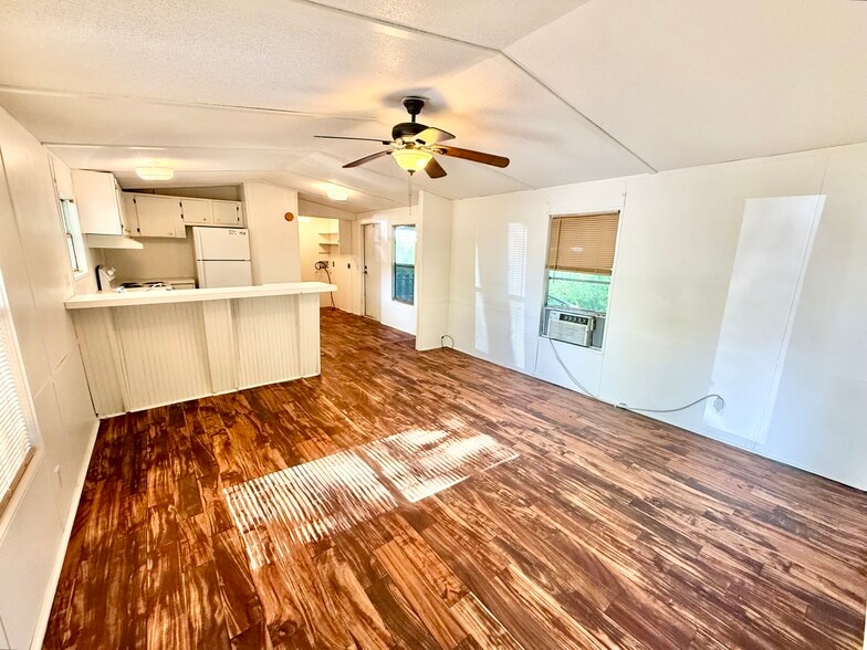 Building Photo - 1139 County Road 167